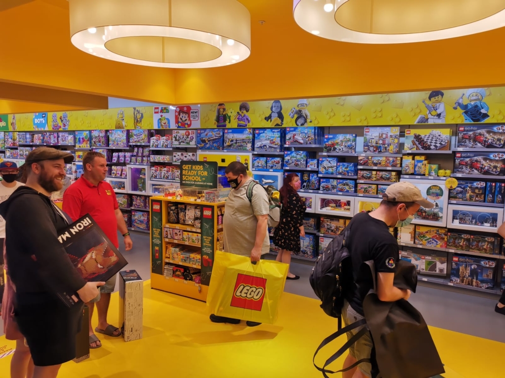 Lego store ross online park